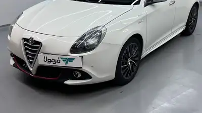 آلفارومئو جولیتا مدل 2015