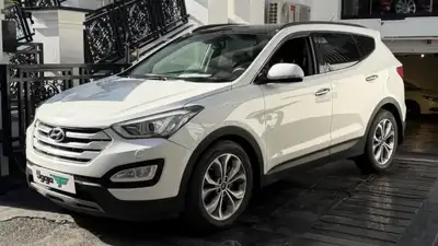 هیوندای سانتافه 4 سیلندر دو دیفرانسیل مدل 2015