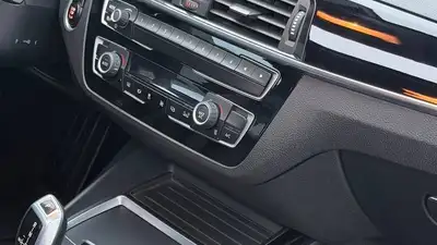 ب ام و سری 1 هاچ بک 120i مدل 2018
