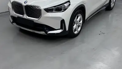 ب ام و iX1 eDrive 25L مدل 2025