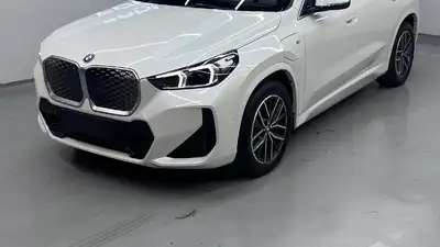 ب ام و iX1 eDrive 25L مدل 2025