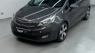 کیا ریو سدان مدل 2015