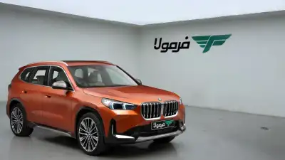 تصویر مدل ب ام و X1